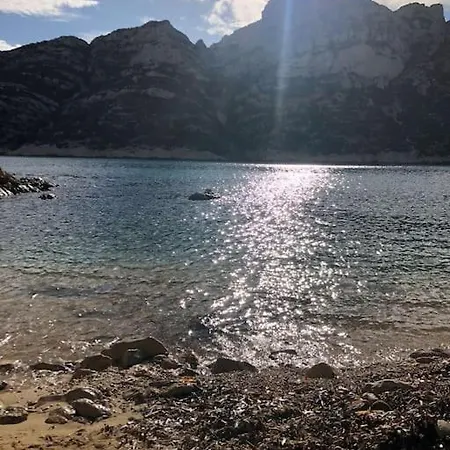 Morgiou Sormiou Marseille T4 Climatise Familial - 3 Chambres - Terrasse Bois - Jardin Privatif - Calanques A Pied - Plages & Velodrome A 10 Min - Ideal Familles & Randonneurs & Grimpeurs - Escalade A 5 Min - Marseille Sud Exterior foto