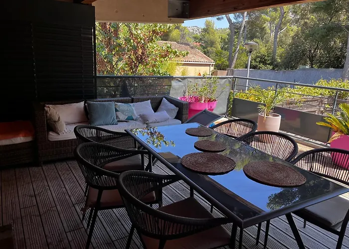 Morgiou Sormiou Marseille T4 Climatise Familial - 3 Chambres - Terrasse Bois - Jardin Privatif - Calanques A Pied - Plages & Velodrome A 10 Min - Ideal Familles & Randonneurs & Grimpeurs - Escalade A 5 Min - Marseille Sud